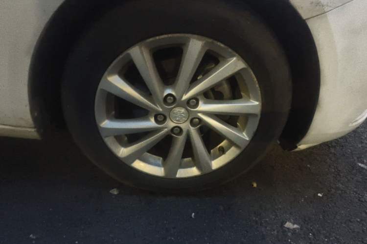 Used Buick Verano 2017 Sedan 15S Automatic Entry Model Right Front Wheel Hub