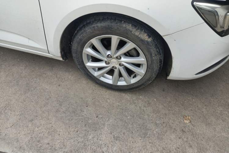 Used Buick Verano 2017 Sedan 15S Automatic Entry Model Right Front Wheel Hub