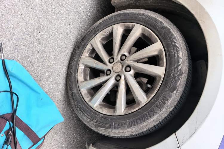 Used Buick Verano 2017 Sedan 15S Automatic Leading Model Right Front Wheel Hub