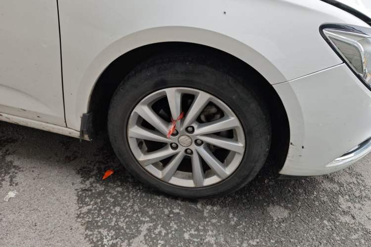 Used Buick Verano 2017 Sedan 15S Automatic Entry Model Right Front Wheel Hub
