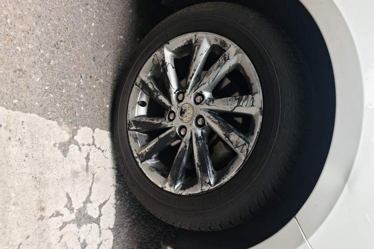 Used Buick Verano 2017 Sedan 15S Automatic Leading Model Right Front Wheel Hub