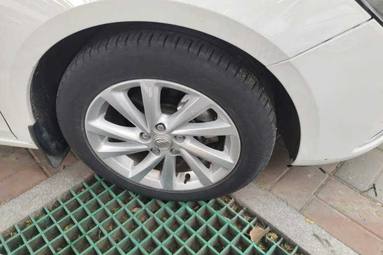Used Buick Verano 2017 Sedan 15S Automatic Entry Model Right Front Wheel Hub
