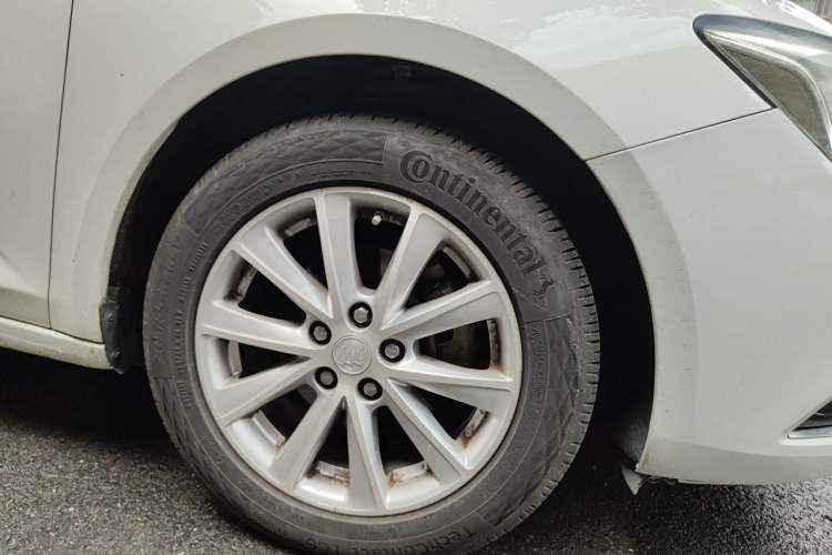 Used Buick Verano 2017 Sedan 20T Dual-Clutch Leading Model Right Front Wheel Hub
