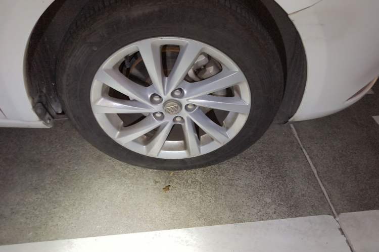 Used Buick Verano 2017 Sedan 15S Automatic Leading Model Right Front Wheel Hub