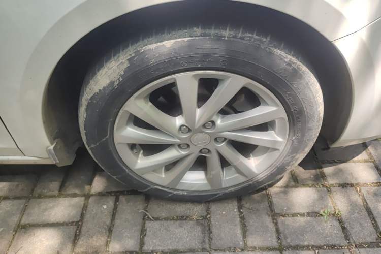 Used Buick Verano 2017 Sedan 15S Automatic Leading Model Right Front Wheel Hub