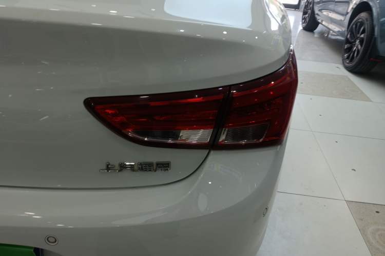 Used Buick Verano 2017 Sedan 15S Automatic Leading Model Right Rear Taillight
