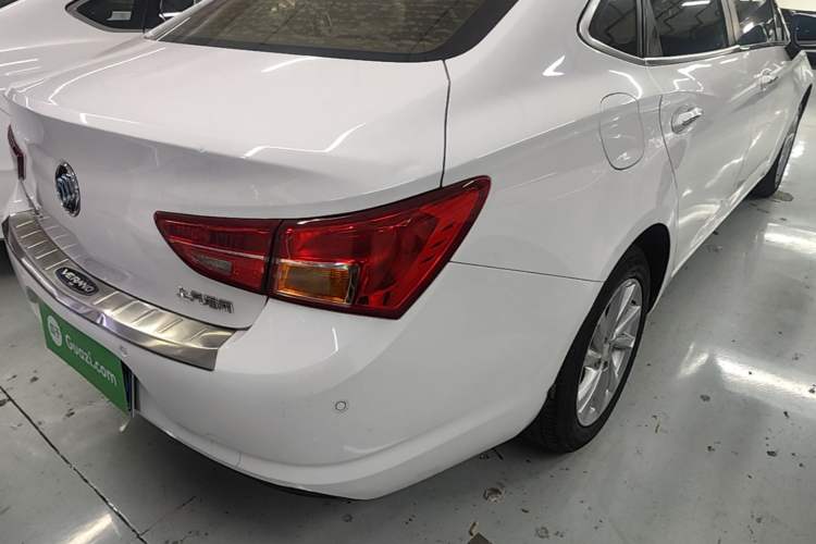 Used Buick Verano 2017 Sedan 15S Automatic Entry Model Right Rear Taillight