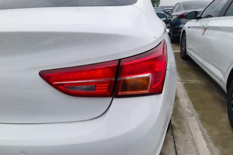 Used Buick Verano 2017 Sedan 20T Dual-Clutch Elite Model Right Rear Taillight