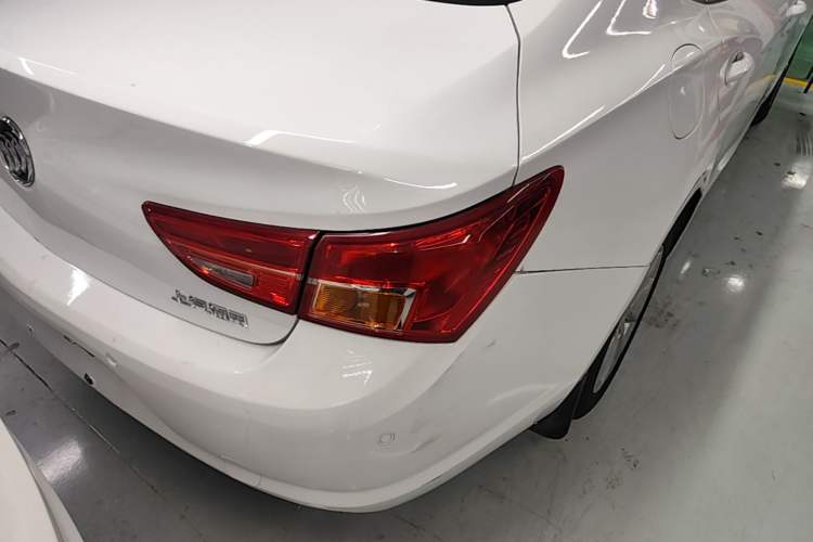 Used Buick Verano 2017 Sedan 15S Automatic Entry Model Right Rear Taillight