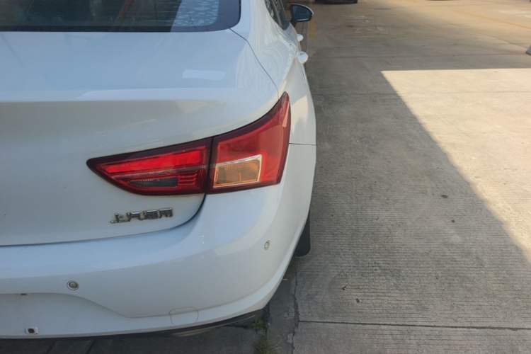 Used Buick Verano 2017 Sedan 20T Dual-Clutch Leading Model Right Rear Taillight