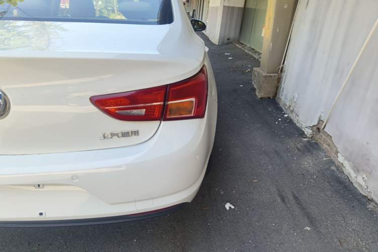 Used Buick Verano 2017 Sedan 15S Automatic Entry Model Right Rear Taillight