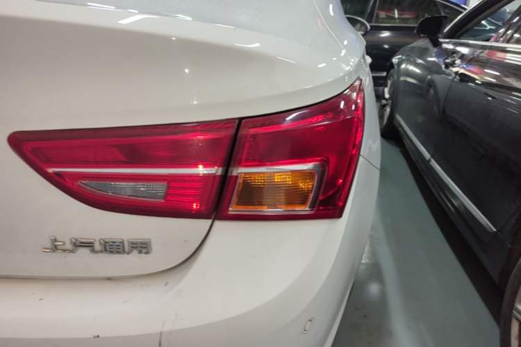 Used Buick Verano 2017 Sedan 15S Automatic Entry Model Right Rear Taillight