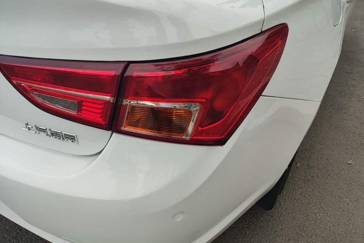Used Buick Verano 2017 Sedan 15S Automatic Leading Model Right Rear Taillight
