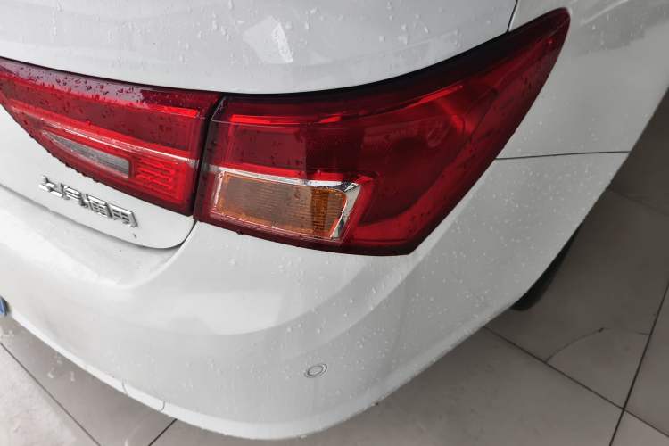 Used Buick Verano 2017 Sedan 15S Automatic Leading Model Right Rear Taillight