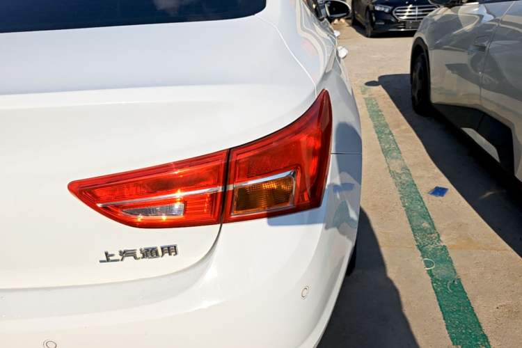 Used Buick Verano 2017 Sedan 15S Automatic Entry Model Right Rear Taillight