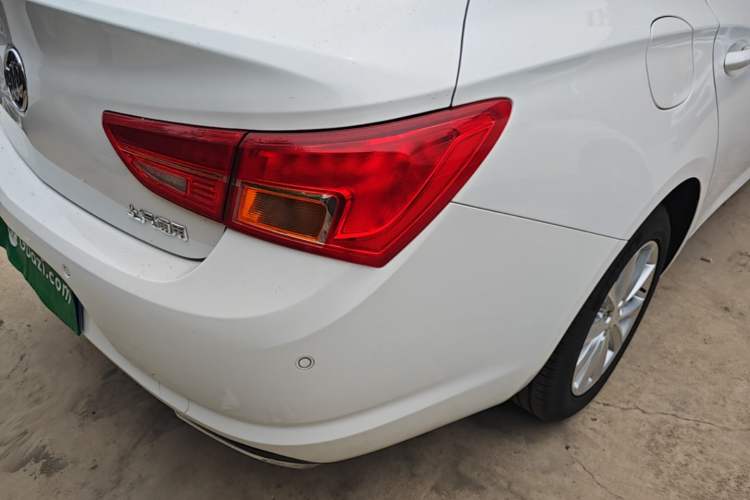 Used Buick Verano 2017 Sedan 20T Dual-Clutch Elite Model Right Rear Taillight