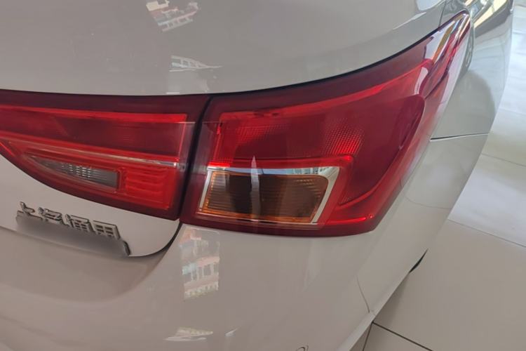 Used Buick Verano 2017 Sedan 15S Manual Entry-Level Model Right Rear Taillight