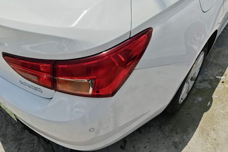 Used Buick Verano 2017 Sedan 15S Automatic Leading Model Right Rear Taillight