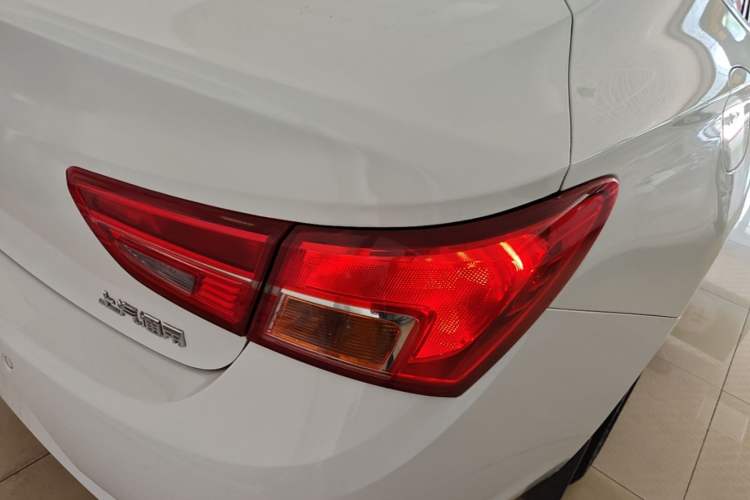Used Buick Verano 2017 Sedan 15S Automatic Leading Model Right Rear Taillight