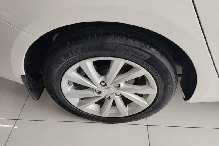 Used Buick Verano 2017 Sedan 15S Automatic Entry Model Right Rear Wheel Hub