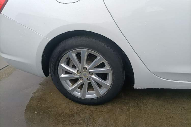Used Buick Verano 2017 Sedan 15S Automatic Entry Model Right Rear Wheel Hub