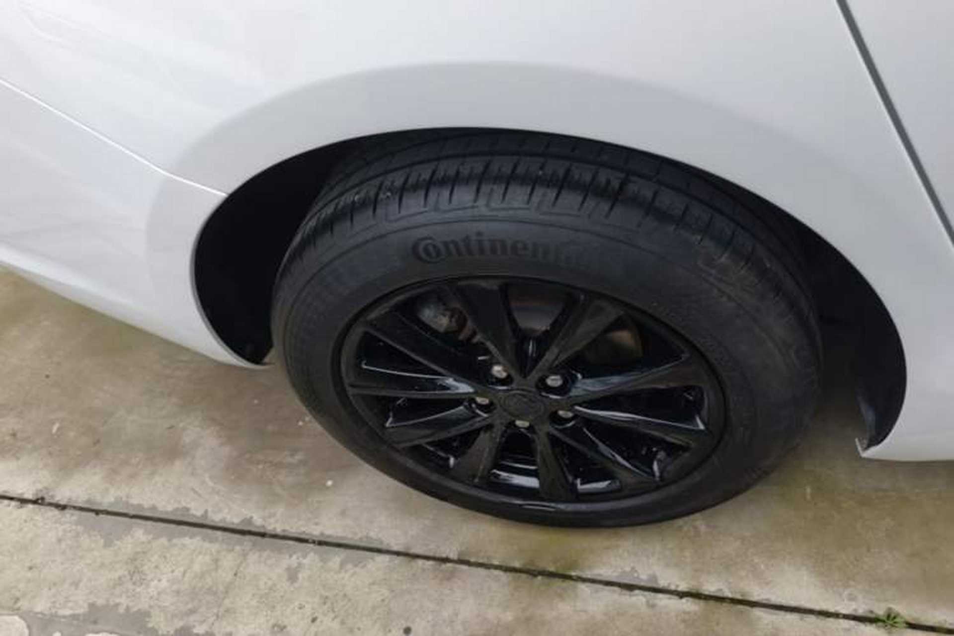 Used Buick Verano 2017 Sedan 20T Dual-Clutch Elite Model Right Rear Wheel Hub