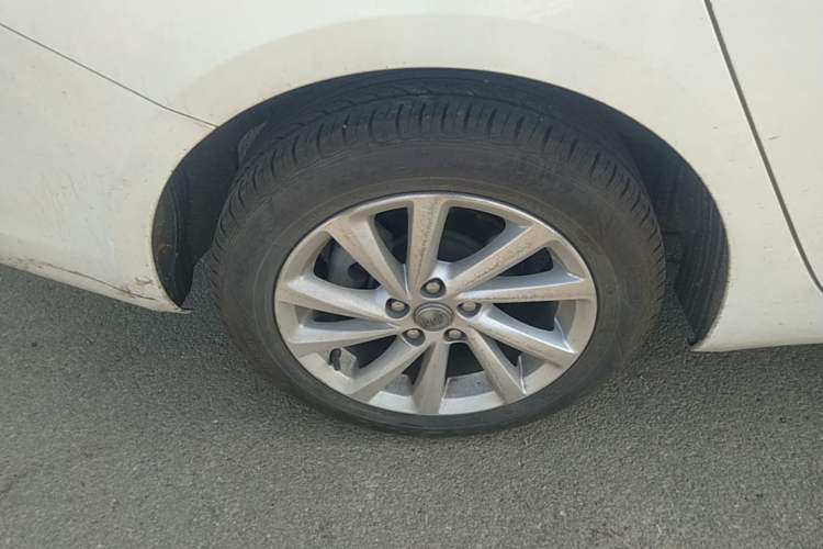 Used Buick Verano 2017 Sedan 15S Manual Leading Model Right Rear Wheel Hub