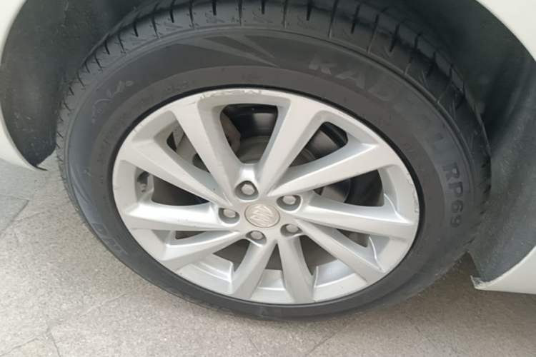 Used Buick Verano 2017 Sedan 15S Automatic Entry Model Right Rear Wheel Hub