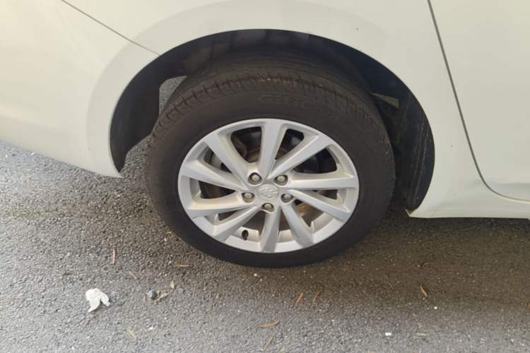 Used Buick Verano 2017 Sedan 15S Automatic Entry Model Right Rear Wheel Hub