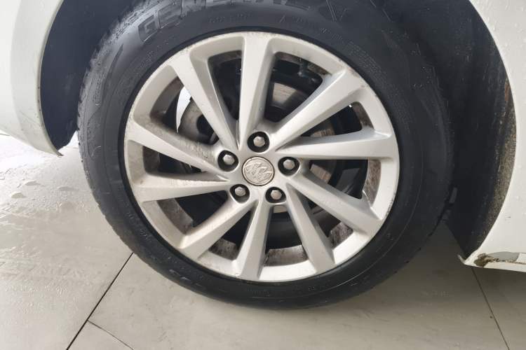 Used Buick Verano 2017 Sedan 15S Automatic Leading Model Right Rear Wheel Hub