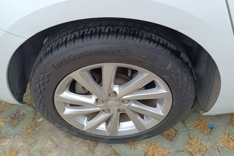 Used Buick Verano 2017 Sedan 15S Automatic Leading Model Right Rear Wheel Hub