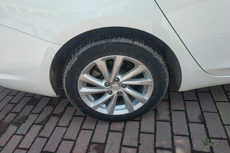 Used Buick Verano 2017 Sedan 15S Automatic Entry Model Right Rear Wheel Hub
