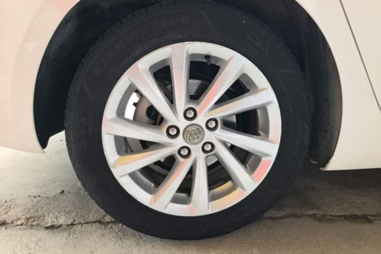 Used Buick Verano 2017 Sedan 15S Automatic Entry Model Right Rear Wheel Hub