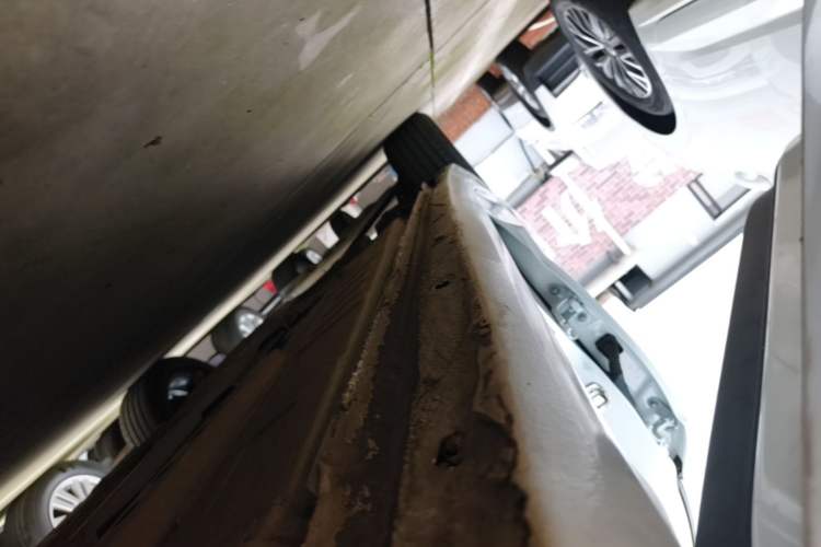 Used Buick Verano 2017 Sedan 20T Dual-Clutch Elite Model Right Side Sill