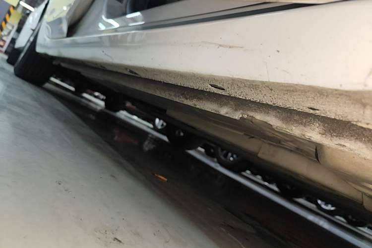 Used Buick Verano 2017 Sedan 15S Automatic Entry Model Right Side Sill