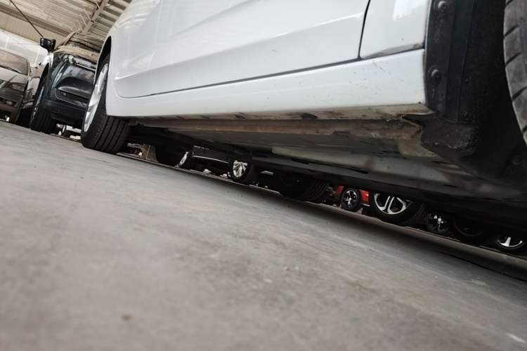 Used Buick Verano 2017 Sedan 15S Automatic Leading Model Right Side Sill