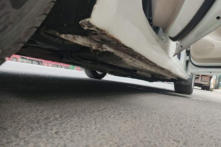 Used Buick Verano 2017 Sedan 15S Automatic Leading Model Right Side Sill