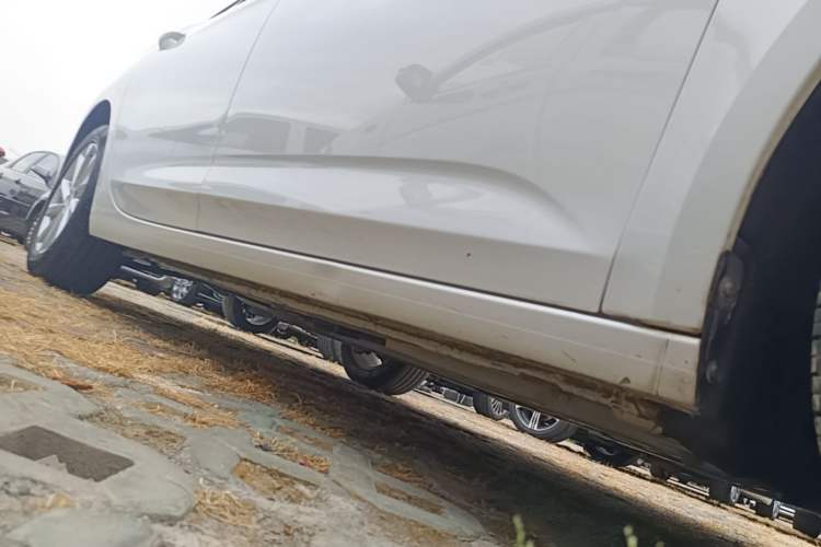 Used Buick Verano 2017 Sedan 15S Automatic Leading Model Right Side Sill