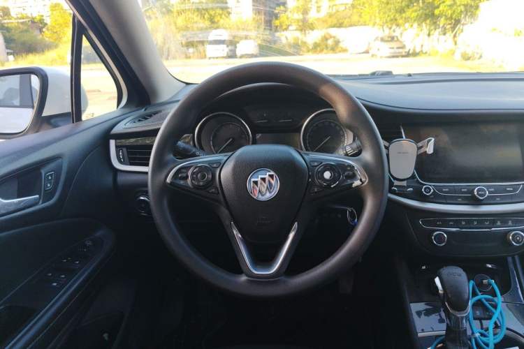 Used Buick Verano 2017 Sedan 20T Dual-Clutch Leading Model Steering Wheel