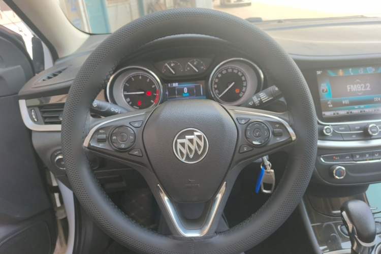 Used Buick Verano 2017 Sedan 20T Dual-Clutch Leading Model Steering Wheel