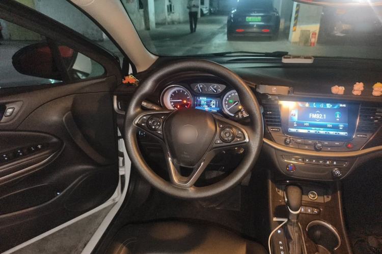 Used Buick Verano 2017 Sedan 20T Dual-Clutch Leading Model Steering Wheel
