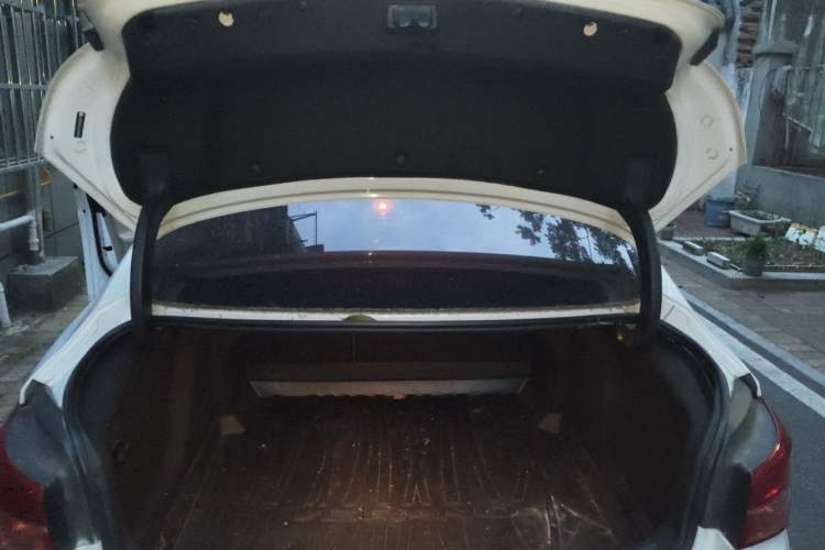 Used Buick Verano 2017 Sedan 15S Automatic Leading Model Trunk