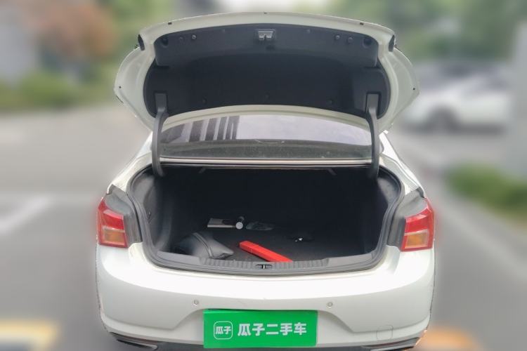 Used Buick Verano 2017 Sedan 20T Dual-Clutch Leading Model Trunk