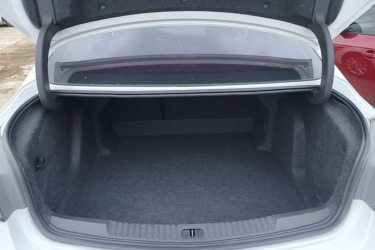Used Buick Verano 2017 Sedan 15S Automatic Leading Model Trunk