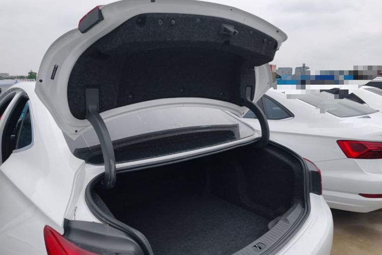 Used Buick Verano 2017 Sedan 20T Dual-Clutch Elite Model Trunk