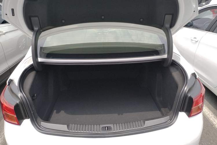 Used Buick Verano 2017 Sedan 15S Automatic Leading Model Trunk