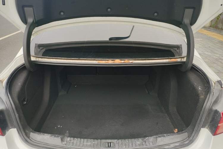 Used Buick Verano 2017 Sedan 15S Automatic Leading Model Trunk