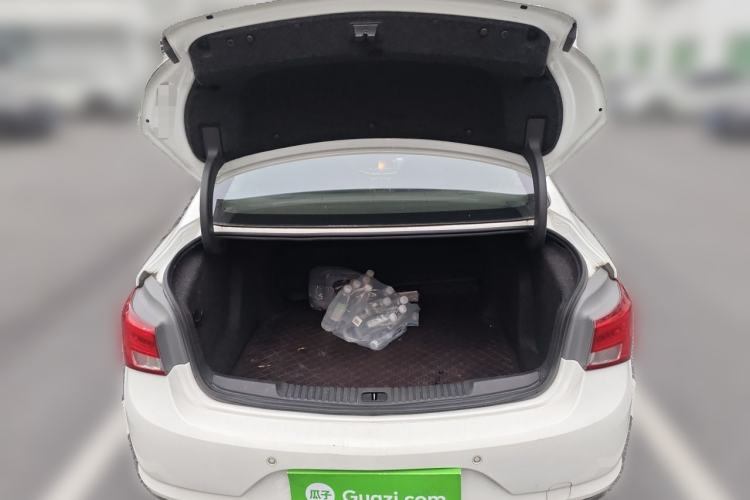 Used Buick Verano 2017 Sedan 20T Dual-Clutch Leading Model Trunk