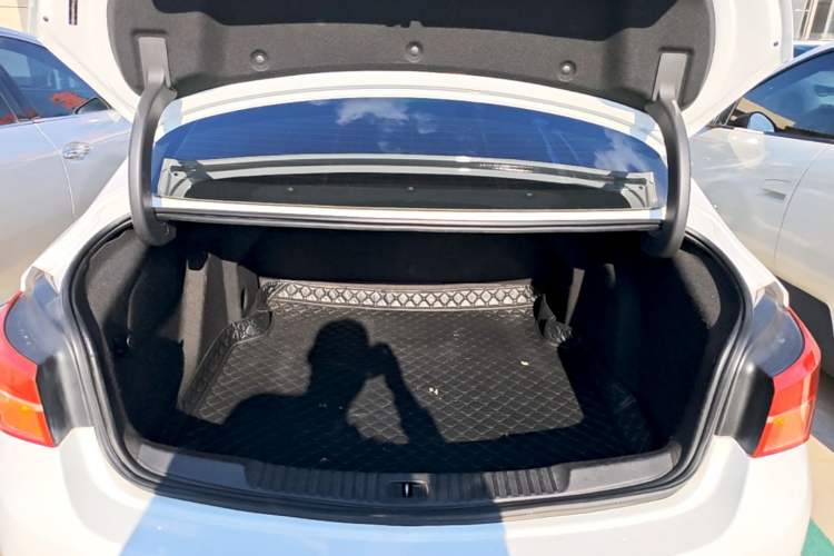 Used Buick Verano 2017 Sedan 15S Automatic Entry Model Trunk