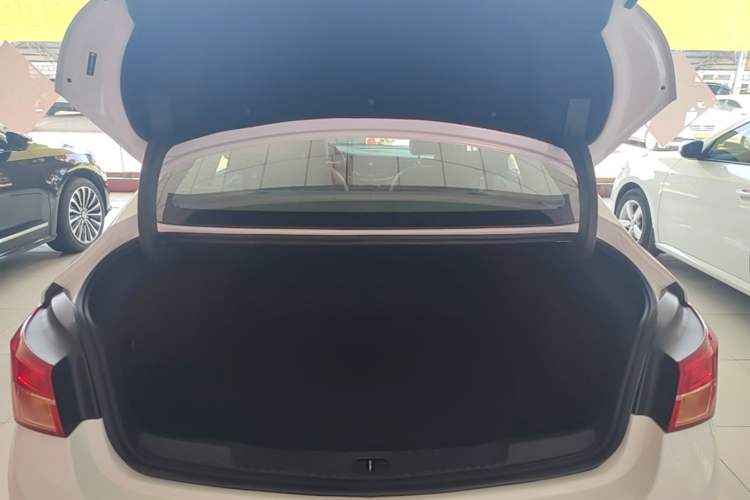 Used Buick Verano 2017 Sedan 15S Manual Entry-Level Model Trunk